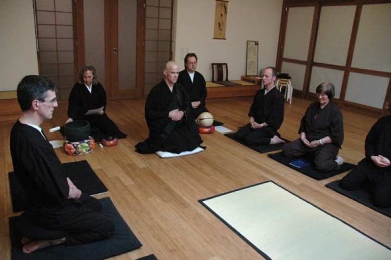 Zen-Zeremonie der Zen-Gemeinschaft im Eiho-Ji
